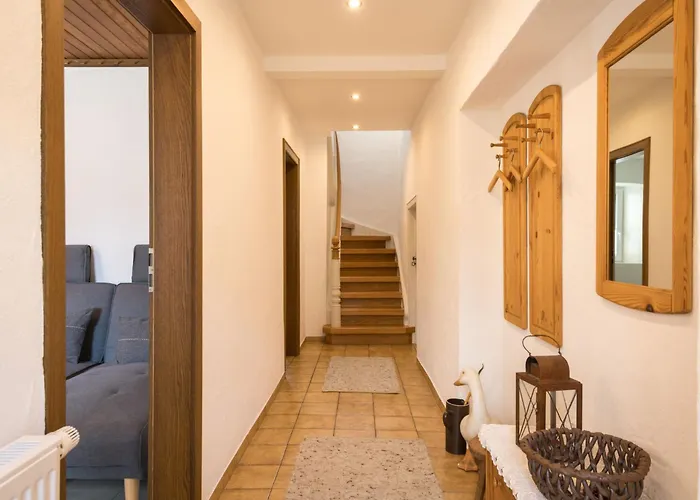 Bruni By Interhome マンダーシャイト